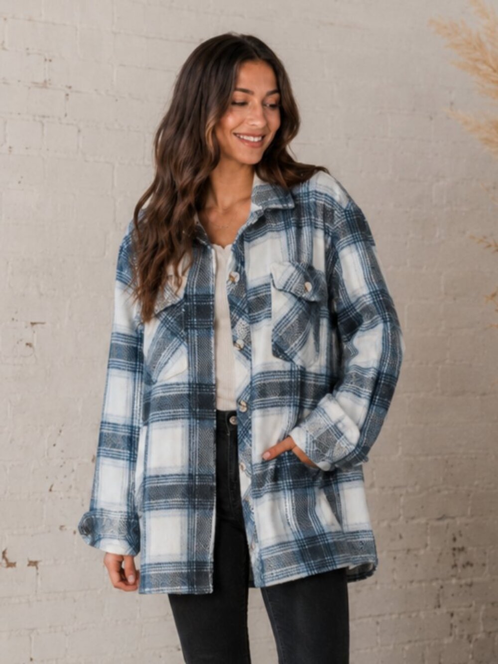 Thread & Supply Plaid Flannel Shacket Women’s Size Small Blue White Oversized